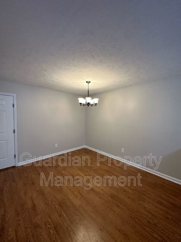 Lovely 2 Bed, 2 Bath Condo in Karen Lakes property image