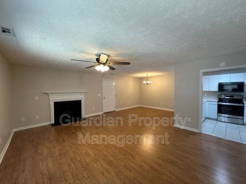 Lovely 2 Bed, 2 Bath Condo in Karen Lakes property image