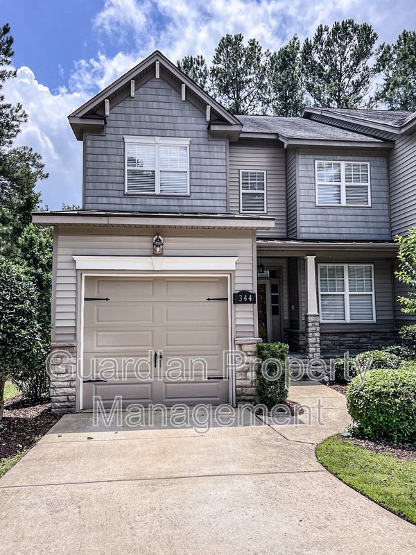 Gorgeous 3 Bed 2.5 Bath Townhome in Fayetteville property image