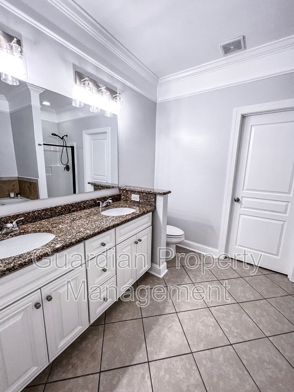 Gorgeous 3 Bed 2.5 Bath Townhome in Fayetteville property image