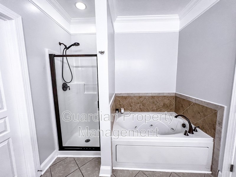 Gorgeous 3 Bed 2.5 Bath Townhome in Fayetteville property image