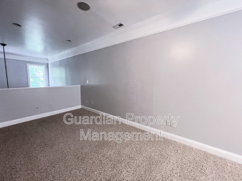 Gorgeous 3 Bed 2.5 Bath Townhome in Fayetteville property image