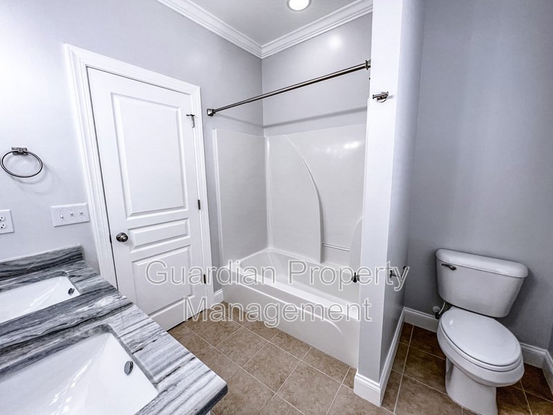 Gorgeous 3 Bed 2.5 Bath Townhome in Fayetteville property image