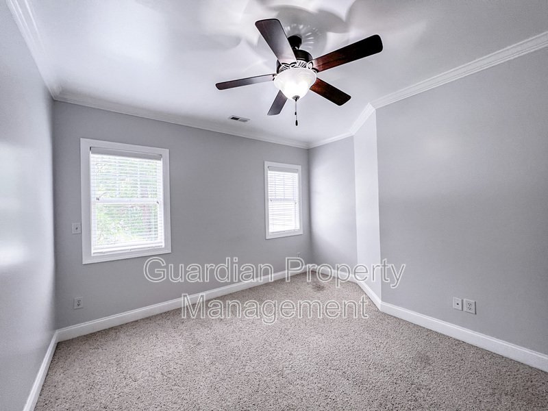 Gorgeous 3 Bed 2.5 Bath Townhome in Fayetteville property image