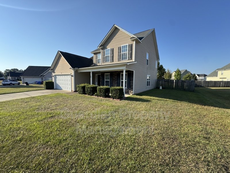 Spacious 3 Bed 2.5 Bath Home with Fenced Yard property image