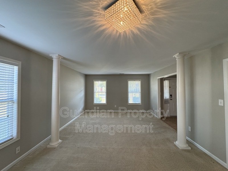 Spacious 3 Bed 2.5 Bath Home with Fenced Yard property image