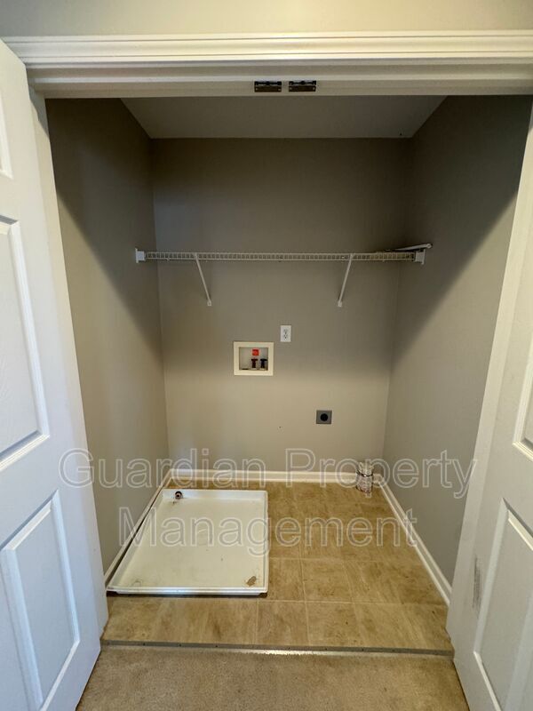 Spacious 3 Bed 2.5 Bath Home with Fenced Yard property image