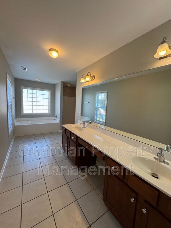 Spacious 3 Bed 2.5 Bath Home with Fenced Yard property image