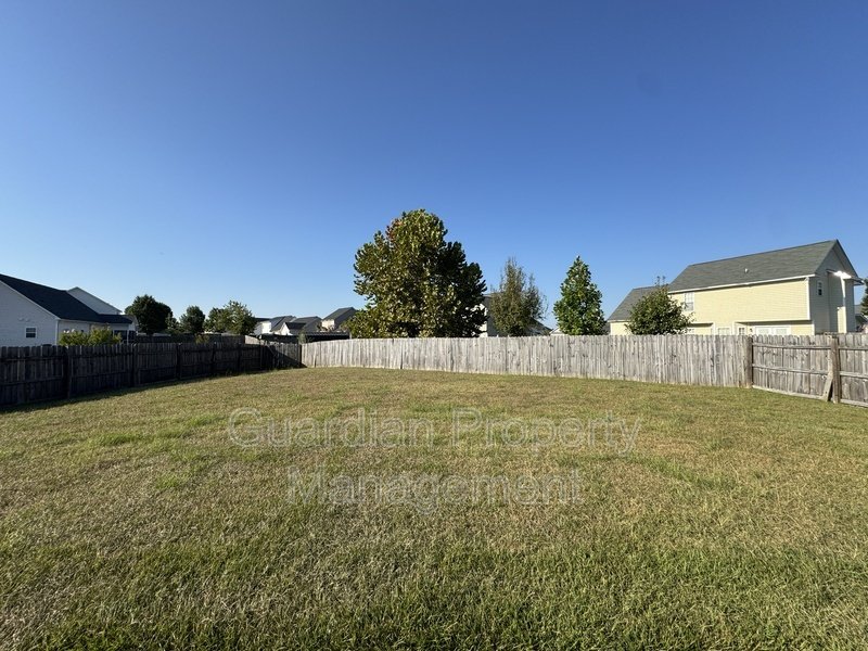 Spacious 3 Bed 2.5 Bath Home with Fenced Yard property image