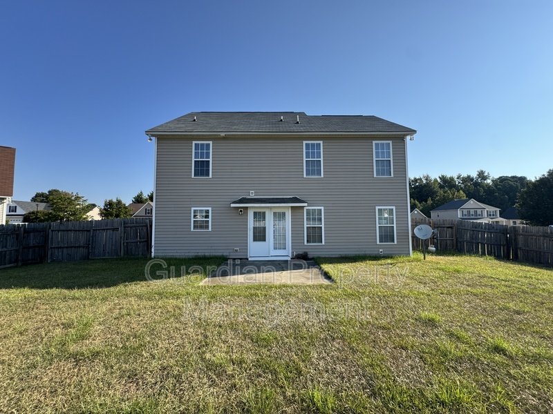 Spacious 3 Bed 2.5 Bath Home with Fenced Yard property image