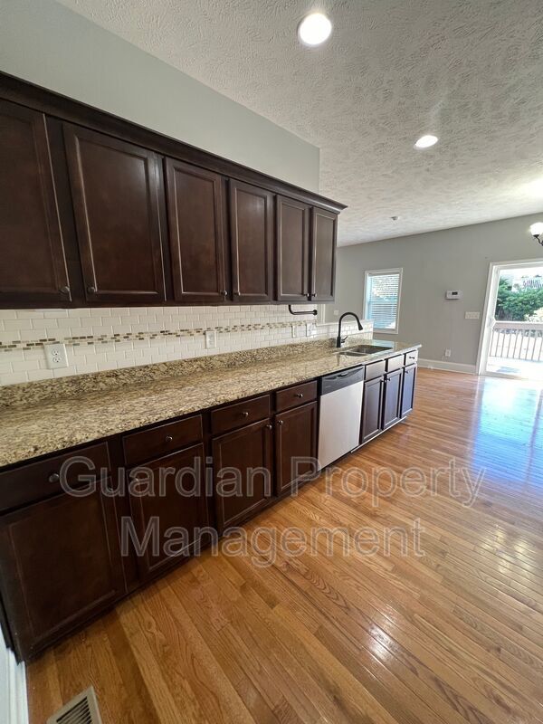 Stunning 4 Bed 2.5 Bath Home in Aberdeen property image