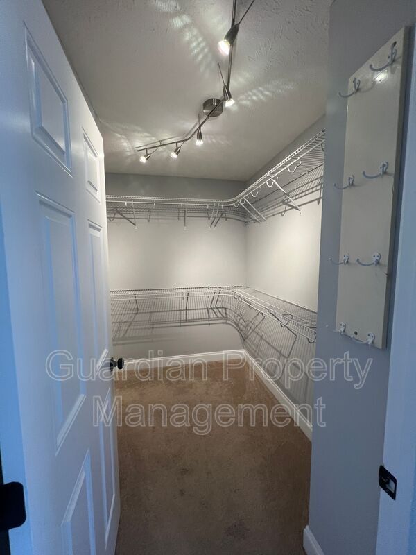 Stunning 4 Bed 2.5 Bath Home in Aberdeen property image