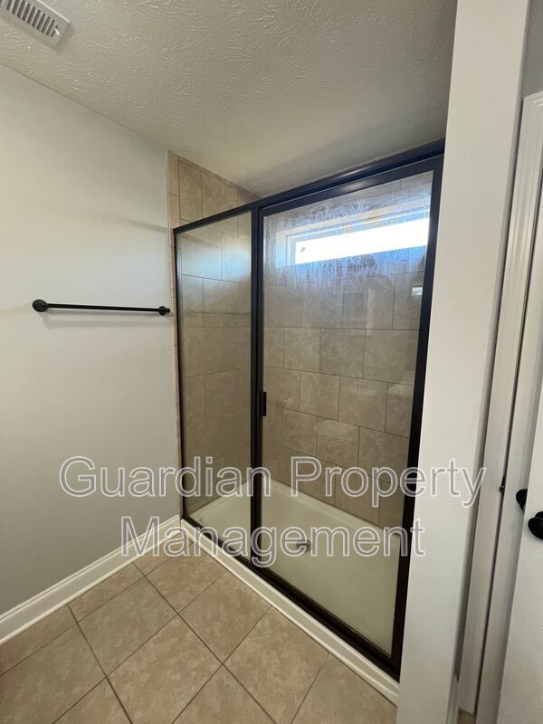 Stunning 4 Bed 2.5 Bath Home in Aberdeen property image