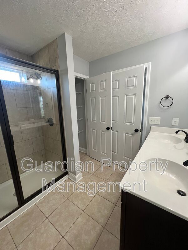 Stunning 4 Bed 2.5 Bath Home in Aberdeen property image