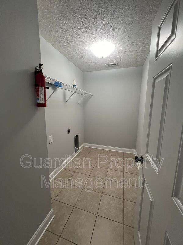 Stunning 4 Bed 2.5 Bath Home in Aberdeen property image