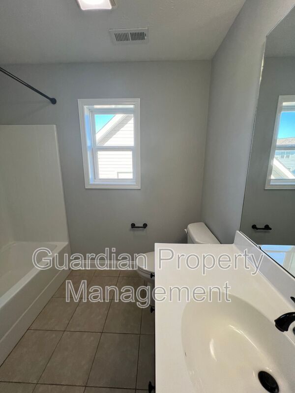 Stunning 4 Bed 2.5 Bath Home in Aberdeen property image