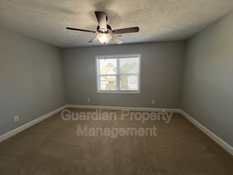 Stunning 4 Bed 2.5 Bath Home in Aberdeen property image