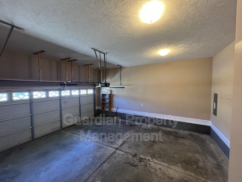 Stunning 4 Bed 2.5 Bath Home in Aberdeen property image