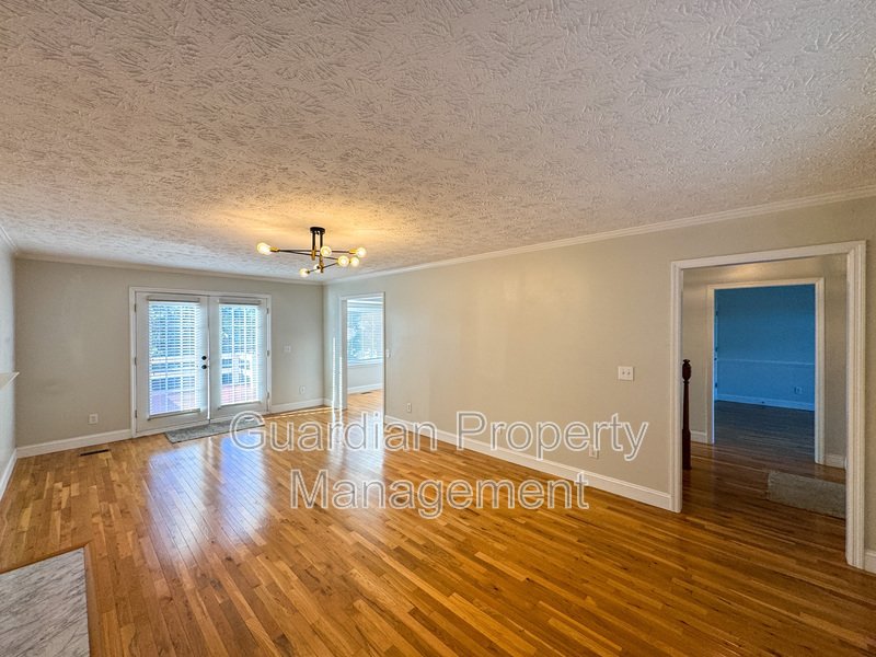 Charming 4 Bed, 2.5 Bath Home in King's Grant property image