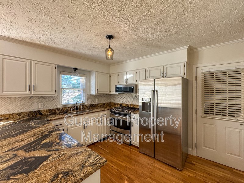 Charming 4 Bed, 2.5 Bath Home in King's Grant property image