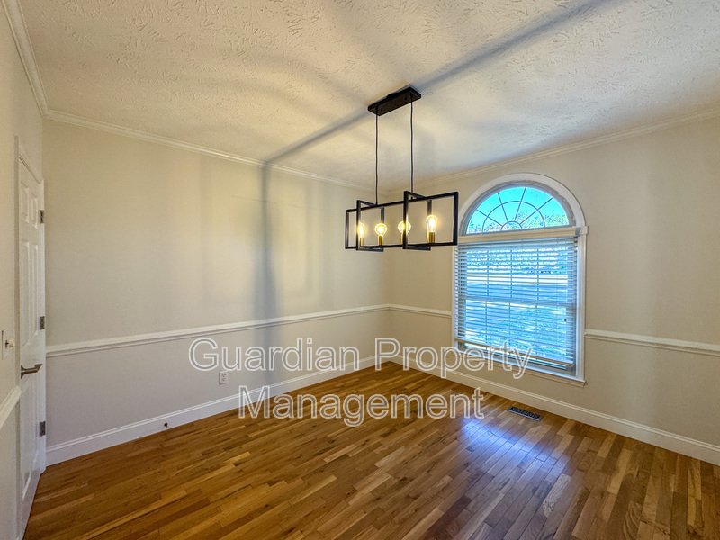 Charming 4 Bed, 2.5 Bath Home in King's Grant property image