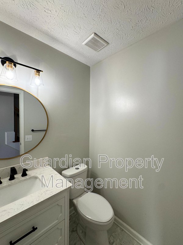 Charming 4 Bed, 2.5 Bath Home in King's Grant property image