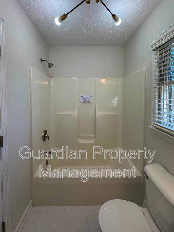 Charming 4 Bed, 2.5 Bath Home in King's Grant property image