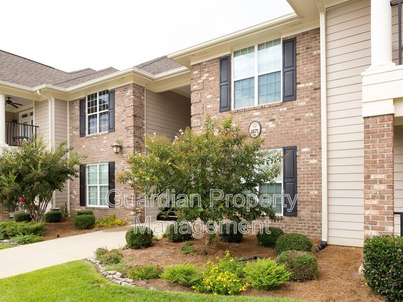 Beautiful 3 Bed 2 Bath Condo with Community Amenities property image