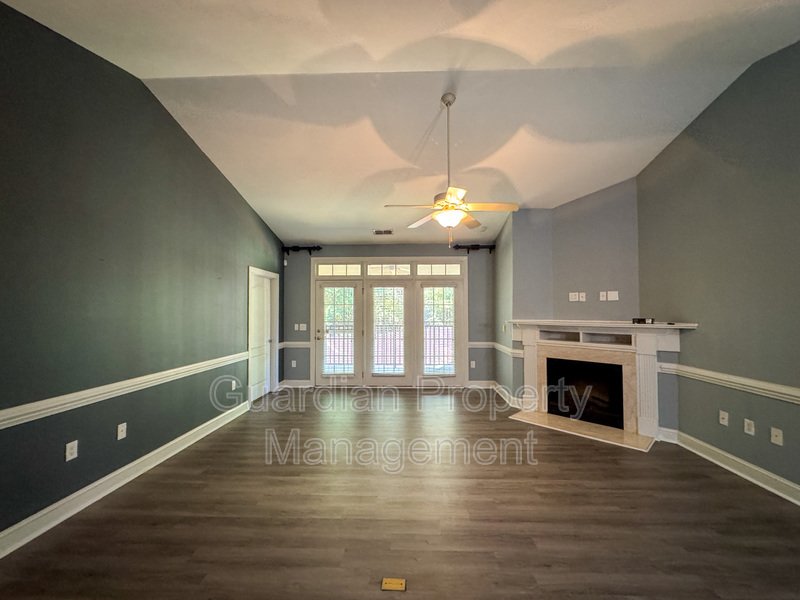 Beautiful 3 Bed 2 Bath Condo with Community Amenities property image