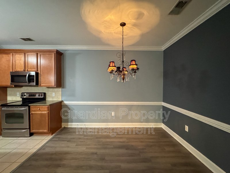 Beautiful 3 Bed 2 Bath Condo with Community Amenities property image