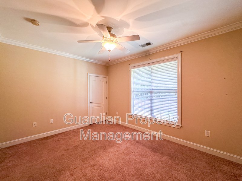 Beautiful 3 Bed 2 Bath Condo with Community Amenities property image