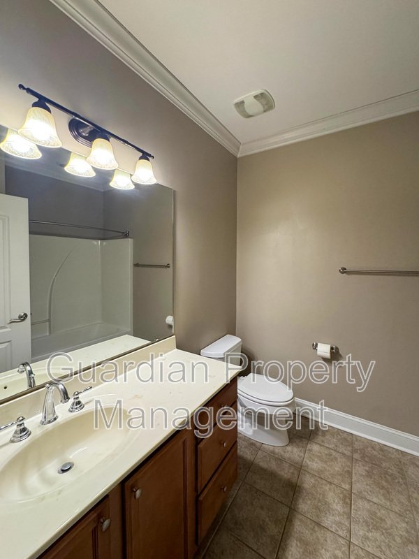 Beautiful 3 Bed 2 Bath Condo with Community Amenities property image