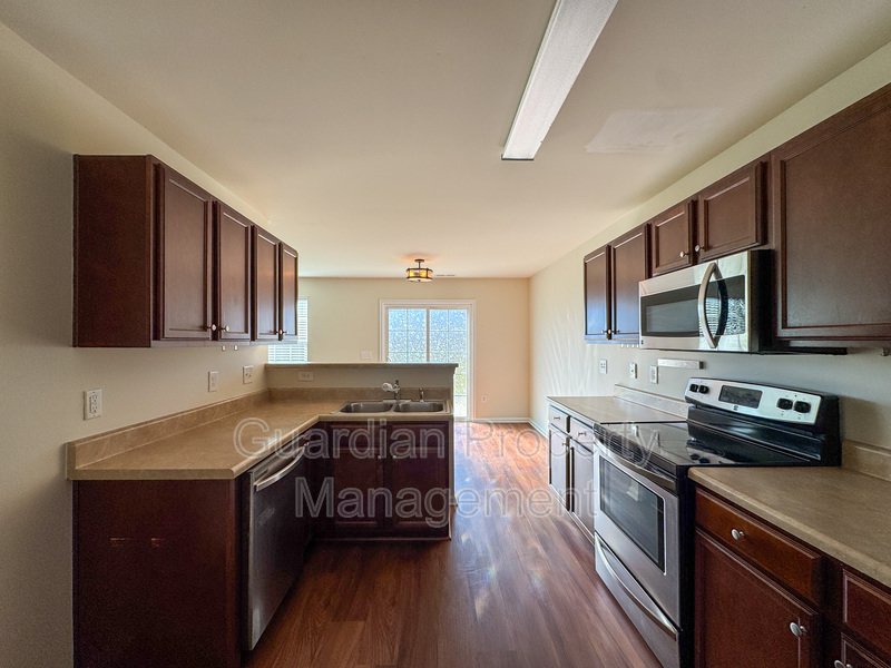 Lovely 5 Bed 3 Bath Home with Community Amenities property image