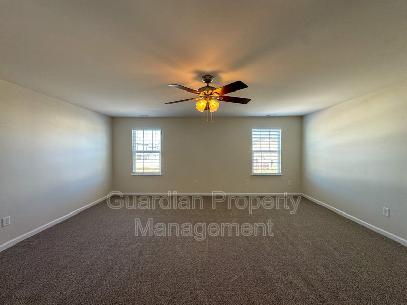 Lovely 5 Bed 3 Bath Home with Community Amenities property image