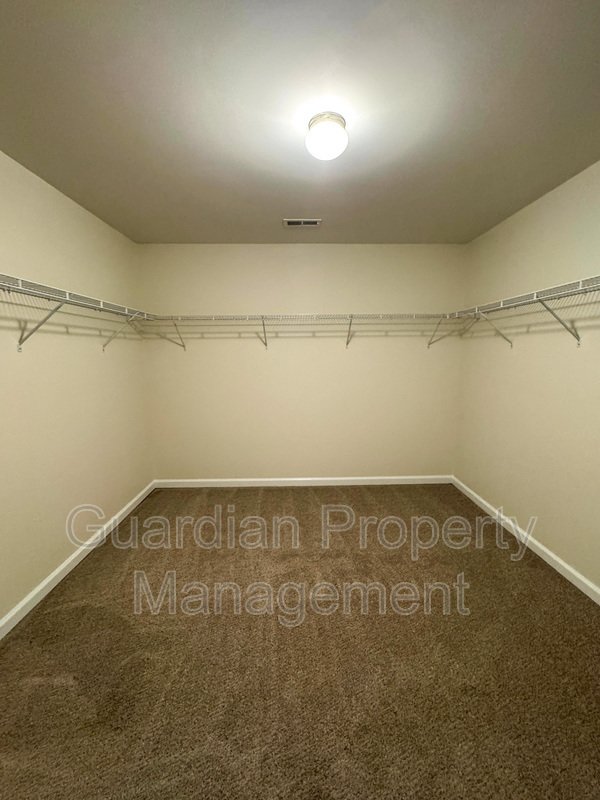 Lovely 5 Bed 3 Bath Home with Community Amenities property image