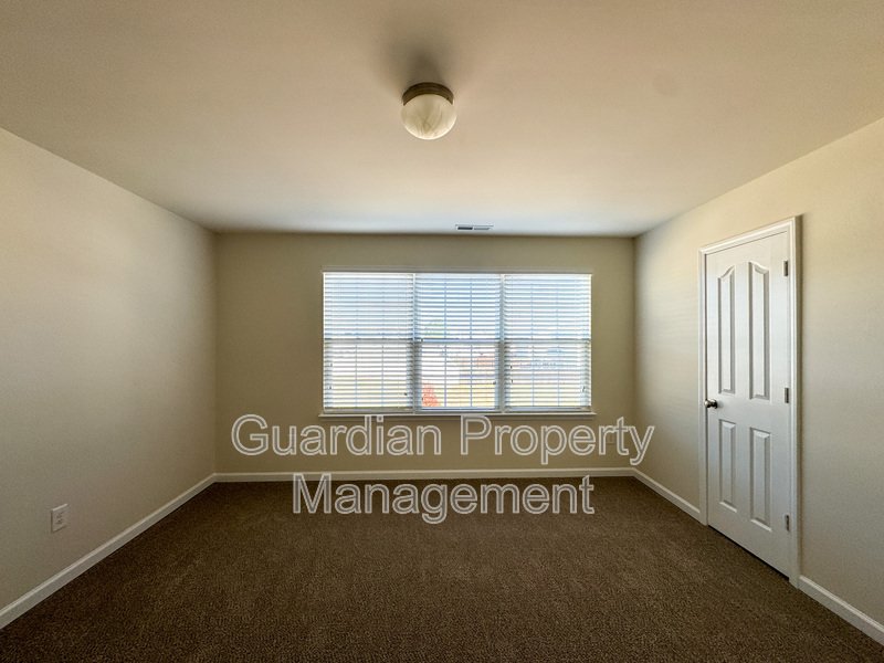 Lovely 5 Bed 3 Bath Home with Community Amenities property image