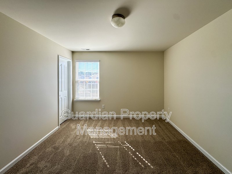 Lovely 5 Bed 3 Bath Home with Community Amenities property image