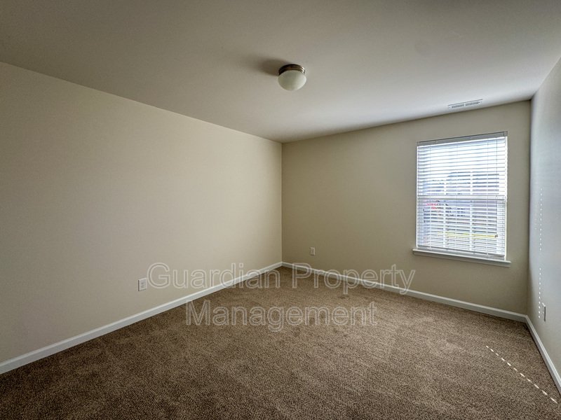 Lovely 5 Bed 3 Bath Home with Community Amenities property image