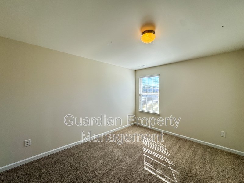 Lovely 5 Bed 3 Bath Home with Community Amenities property image