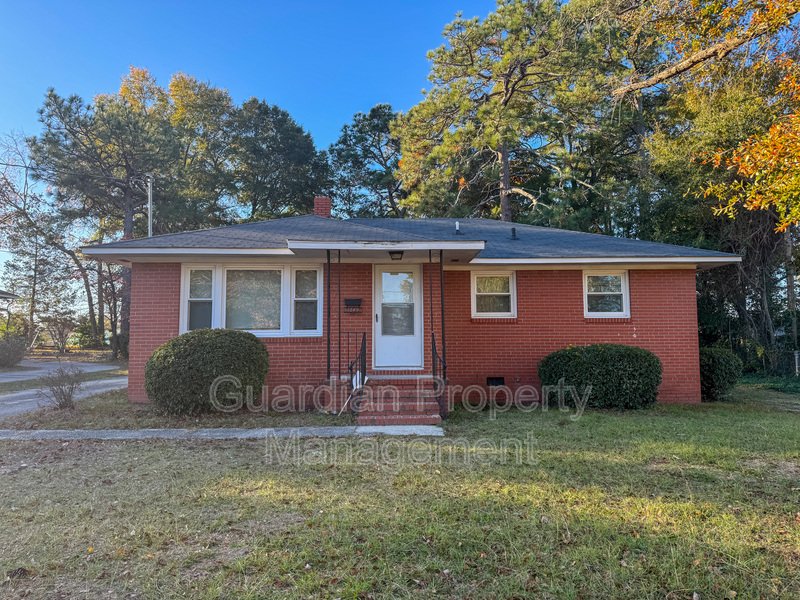 Charming 3 Bed 1 Bath Home Conveniently Located in Fayetteville property image