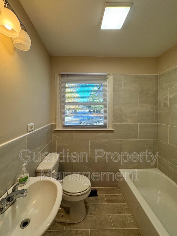 Charming 3 Bed 1 Bath Home Conveniently Located in Fayetteville property image