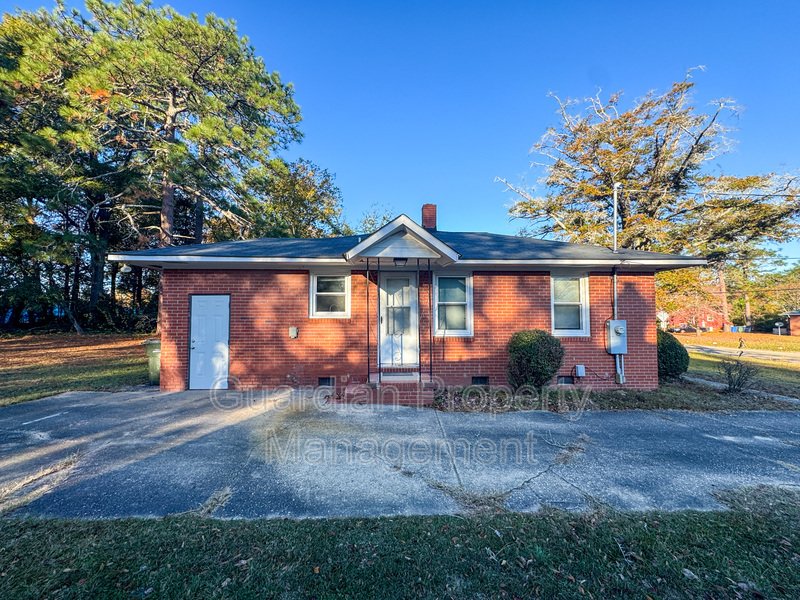 Charming 3 Bed 1 Bath Home Conveniently Located in Fayetteville property image
