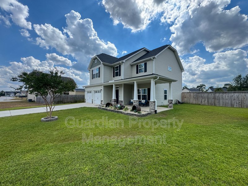 Gorgeous 4 Bed 2.5 Bath Home with Fenced Backyard property image