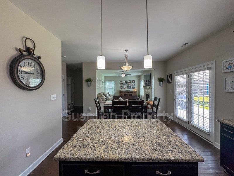 Gorgeous 4 Bed 2.5 Bath Home with Fenced Backyard property image