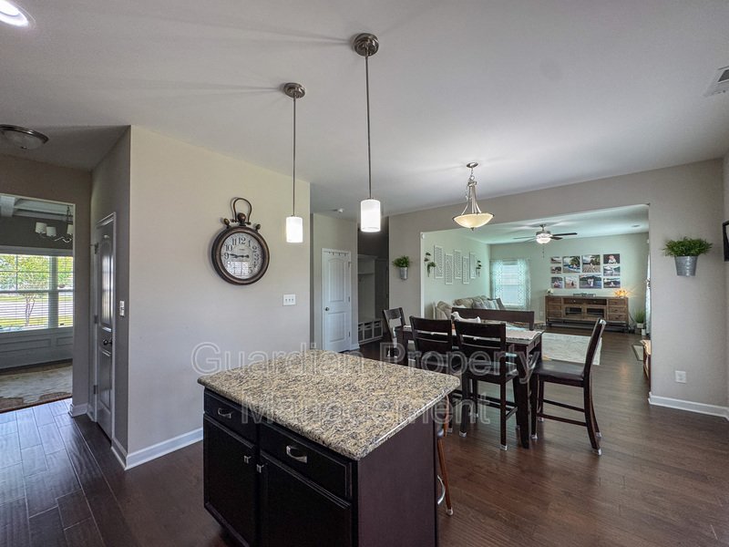 Gorgeous 4 Bed 2.5 Bath Home with Fenced Backyard property image