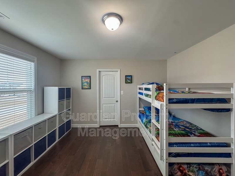 Gorgeous 4 Bed 2.5 Bath Home with Fenced Backyard property image