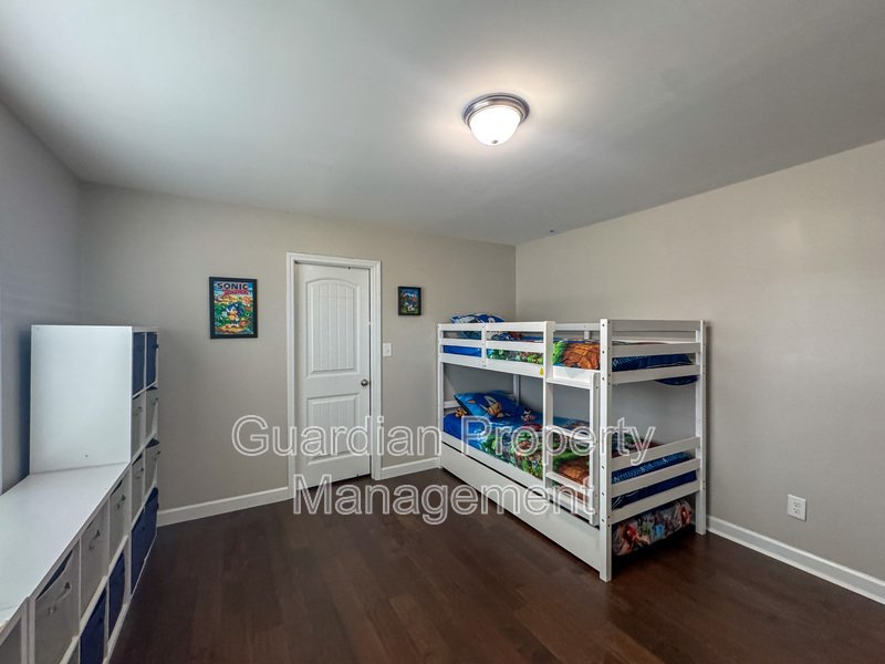 Gorgeous 4 Bed 2.5 Bath Home with Fenced Backyard property image