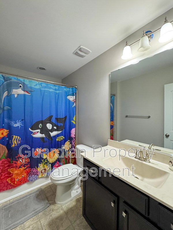 Gorgeous 4 Bed 2.5 Bath Home with Fenced Backyard property image