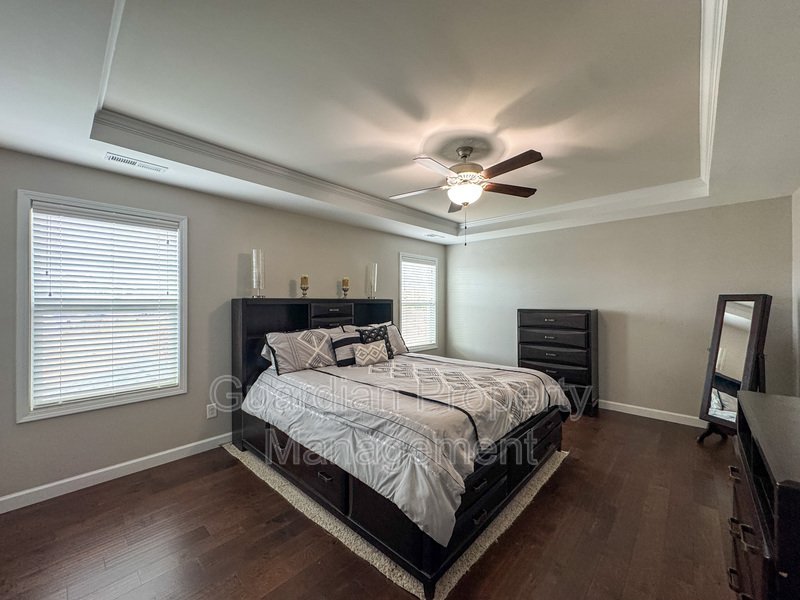 Gorgeous 4 Bed 2.5 Bath Home with Fenced Backyard property image