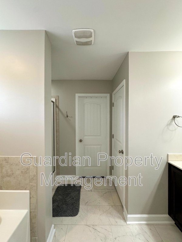 Gorgeous 4 Bed 2.5 Bath Home with Fenced Backyard property image